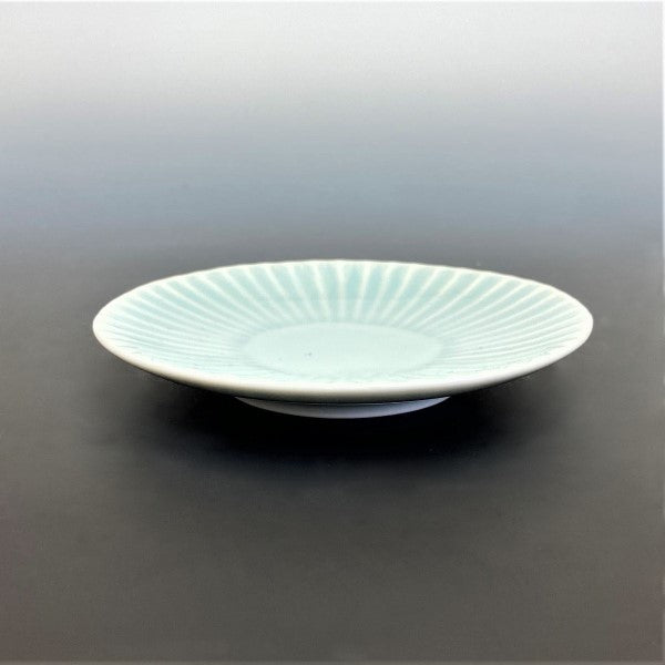 Sinogi small dish, celadon