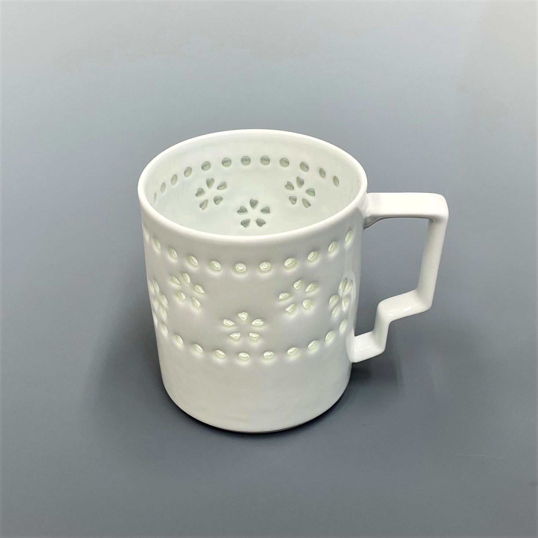 Tasse en forme de fleur en cristal