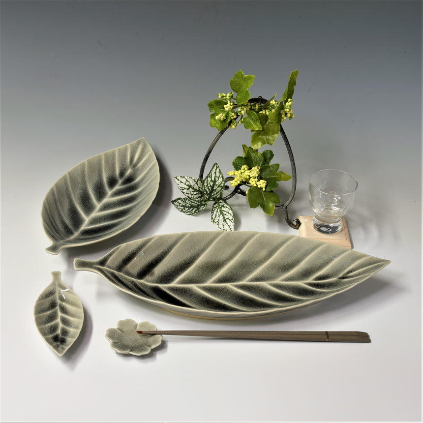 Leaf plate S gray
